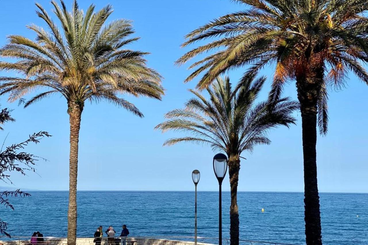 Fully Equipped Beachfront Studio In The Heart Of The City Center Bd Leclerc Antibes Exterior foto