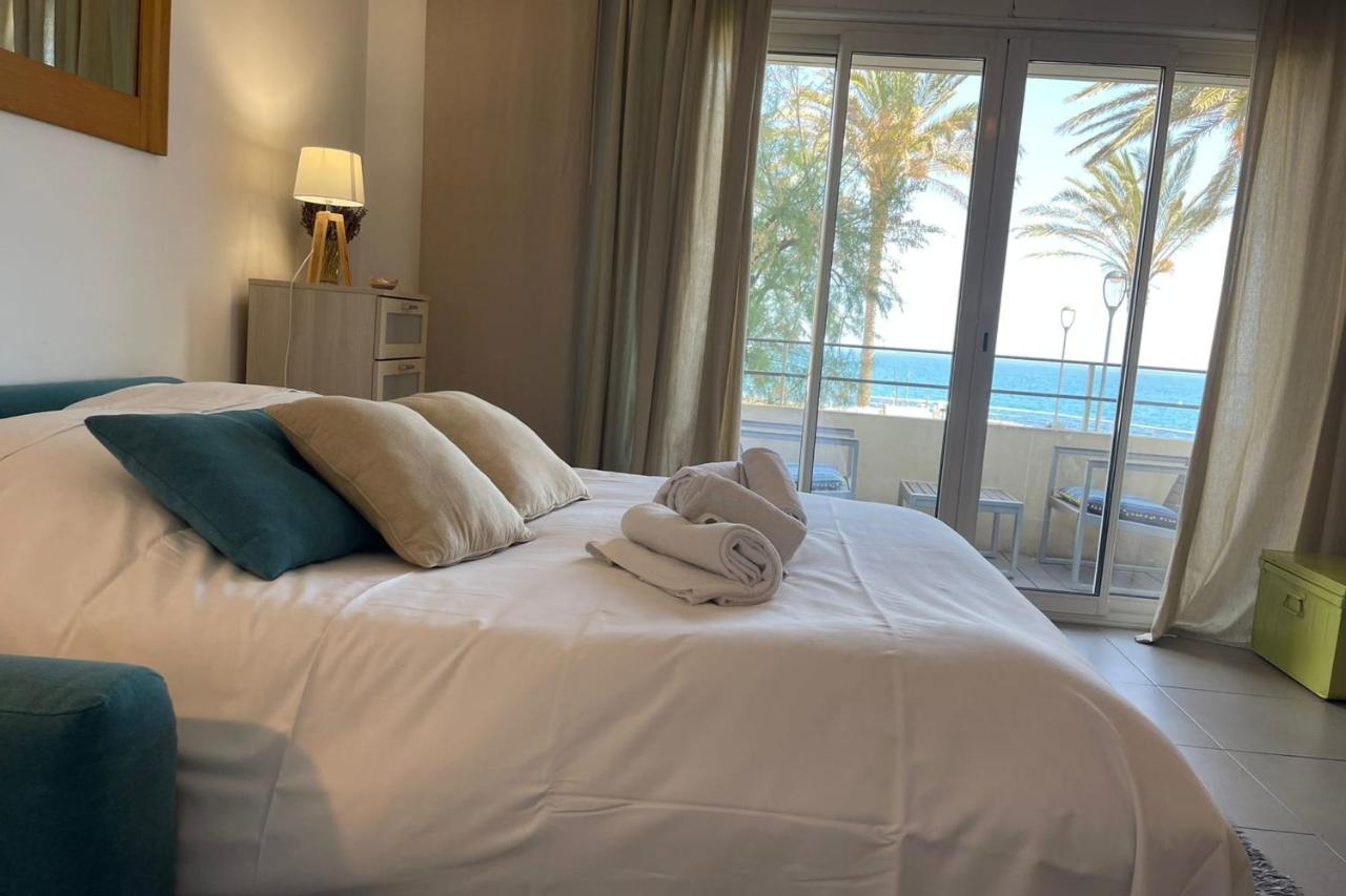Fully Equipped Beachfront Studio In The Heart Of The City Center Bd Leclerc Antibes Exterior foto